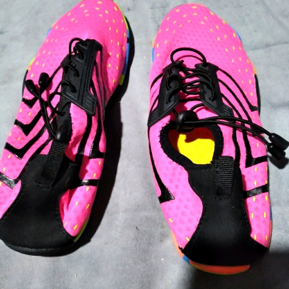 Adult watershoes